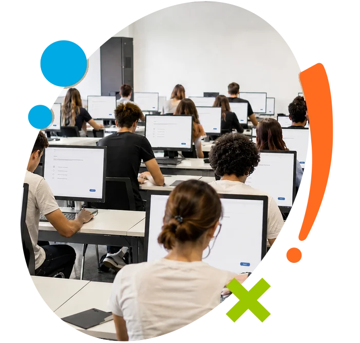 Studenti svolgono in laboratorio un questionario online